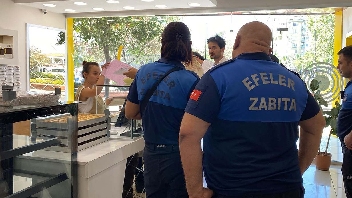 Baklavacıdaki Fare Görüntüsü Mide Bulandırdı