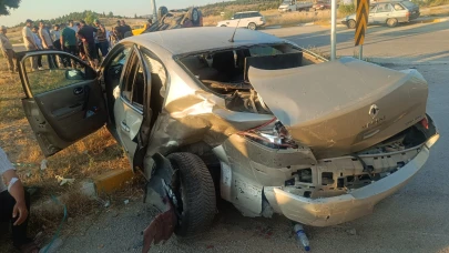 Afyon'da Hafif Ticari Araç İle Otomobilin Çarpıştı: 9 Yaralı