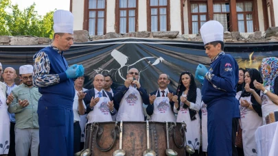 40 Hatimli Şifalı Aşure'nin Duası Yapıldı