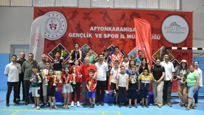 Afyonkarahisar’da 15 Temmuz Anısına Satranç ve Eskrim Turnuvaları Düzenlendi