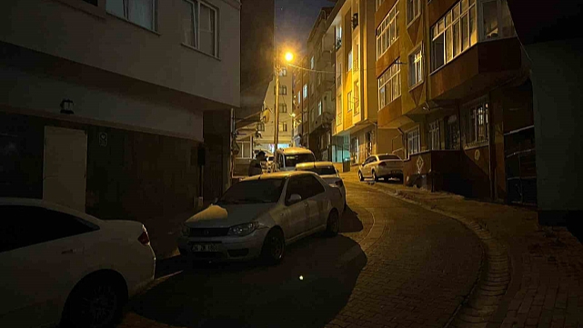 4 Kişilik Aile Yedikleri Tavuktan Zehirlendi
