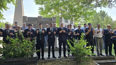 Bolvadin’de Şehitlik Ziyaretiyle Milli Birlik Mesajı Verildi