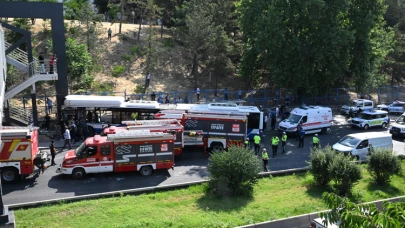 Belediye otobüsünün karıştığı zincirleme kazada 20 kişi yaralandı