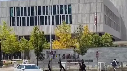 ABD’nin Ankara Büyükelçiliği’ne Kırmızı Boya Saldırısı: Polis Anında Müdahale Etti!