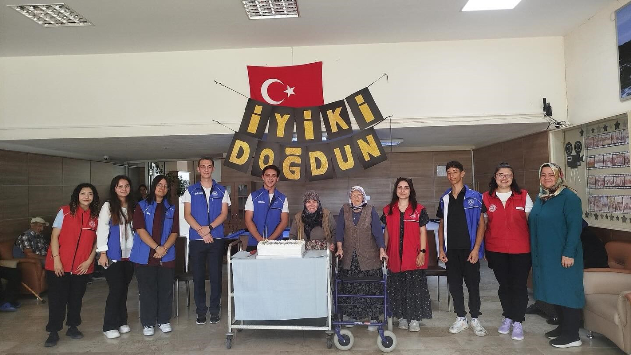 Sandıklı'da Kuşaklar Arası Gönül Köprüsü Kuruldu