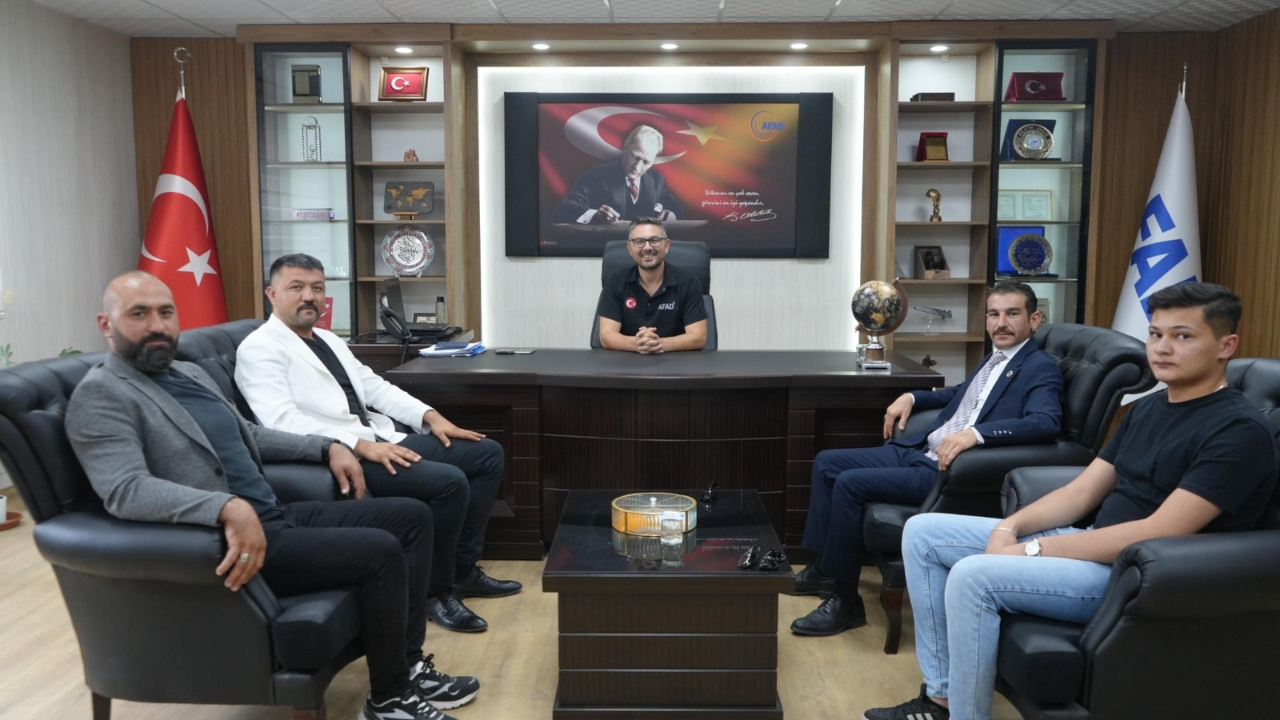 Ülkü Ocakları'ndan Afyonkarahisar'a İki Yeni Sosyal Sorumluluk Projesi