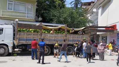 Afyon’da Hayırsever İş İnsanı 20 Ton Karpuz Dağıttı