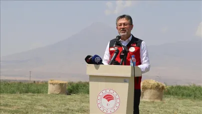 Bakan Yumaklı:" Kırsalda Bereket Hayvancılığa Destek Projesi ile üreticilerimiz hayvan başına destek alacak"