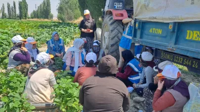 AK Parti Kadın Kolları’ndan Tarladaki Kadınlara Ziyaret