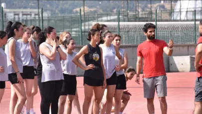 Afyon Gençlik Spor Kulübü Kadın Voleybol Takımı Sezon Hazırlıklarına Başladı