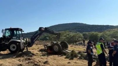 Tarlada Devrilen Traktörün Altında Kalan Çift Hayatını Kaybetti