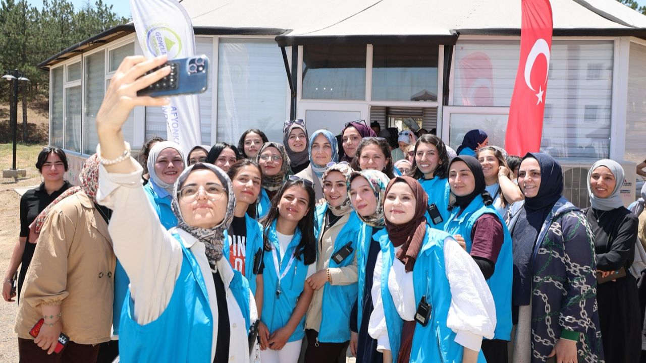 Vali Yiğitbaşı, Sultandağı Gençlik Kampı’nda Gençlerle Buluştu