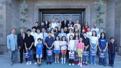 Vali Yiğitbaşı Başarılı Öğrencileri Makamında Ağırladı