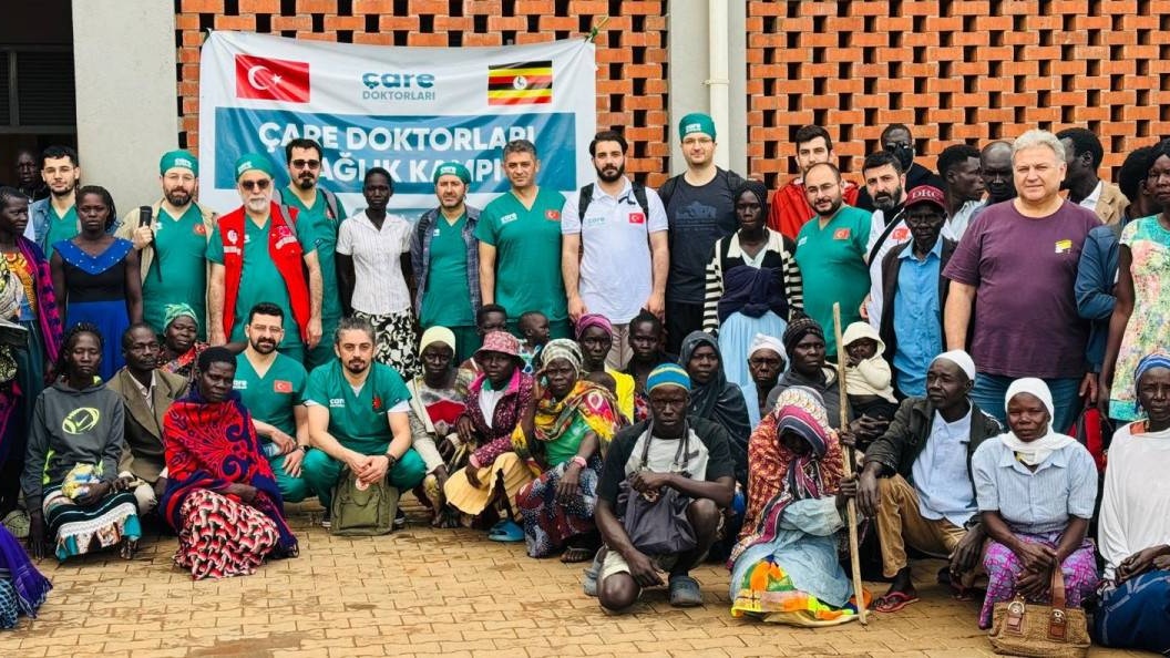 AFSÜ’lü Doç. Dr. İbrahim Ethem Ay’a Uganda’da “Sağlık Kahramanı” Ödülü