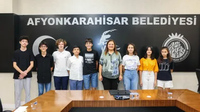 Başkan Burcu Köksal, LGS Şampiyonlarıyla Buluştu