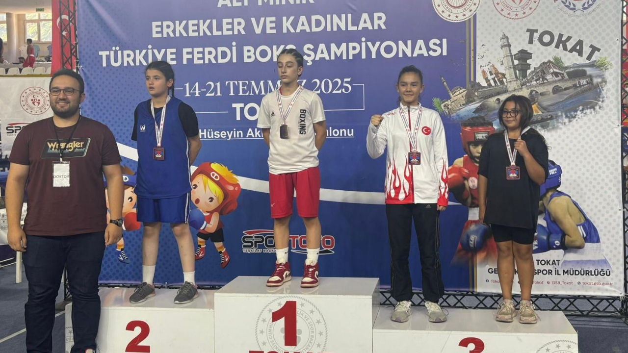 Afyonkarahisarlı Boksörlerden Türkiye Şampiyonası’nda Büyük Başarı