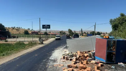 Seyir Halindeki Patpat Devrildi: 5 Kişi Yaralandı