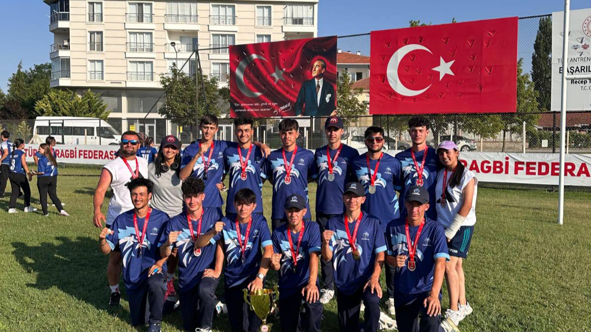 Afyonkarahisar Spor Lisesi Krikette Çifte Başarıya İmza Attı