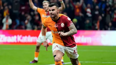 Galatasaray, İki Yıldız Futbolcusu İle Sözleşme Yeniledi