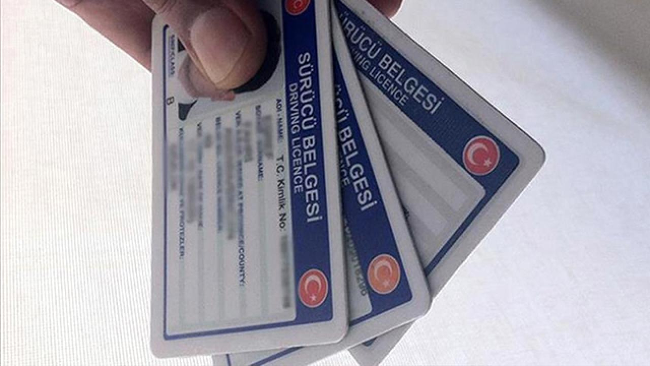 Eski Ehliyeti Değiştirmek İçin Son 2 Gün: Yenilemeyen 7 Bin 438 Lira Ödeyecek