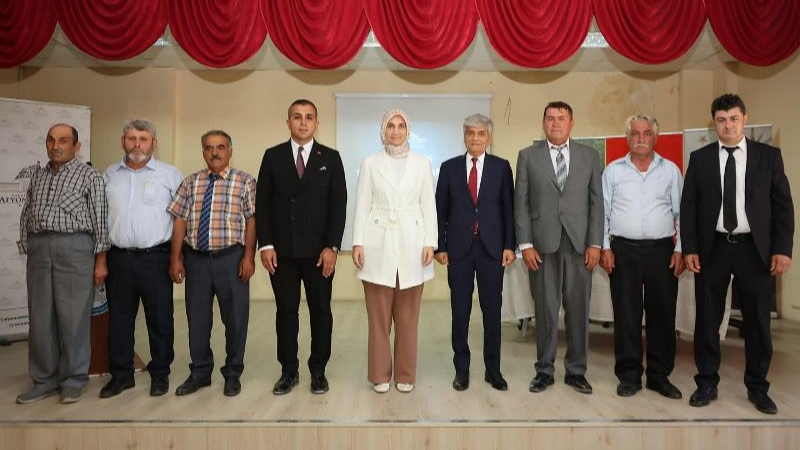 Vali Yiğitbaşı, Kızılören'de Muhtarlarla Buluştu