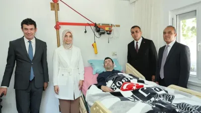Vali Yiğitbaşı'ndan Yatağa Bağımlı Zafer Altınışık'a Moral Ziyareti