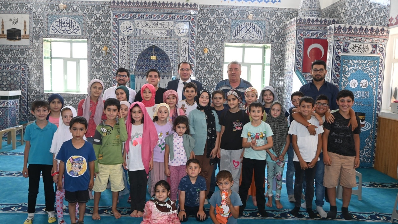 Çay Kaymakamı Hasan Hüsnü Türker, Yaz Kur'an Kurslarını Ziyaret Etti