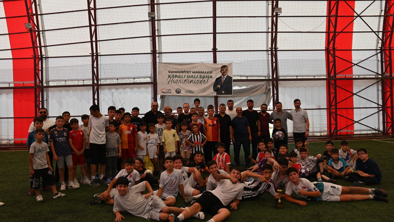 Başkan Koyuncu, Futbol Turnuvası Finalinde Çocuklarla Buluştu