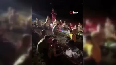 Alevlerin Arasında Karnını Doyuran Ormancılardan Duygulandıran Dua