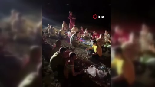 Alevlerin Arasında Karnını Doyuran Ormancılardan Duygulandıran Dua