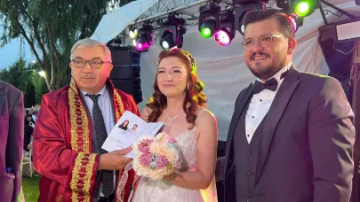 CHP Eski Gençlik Kolları Başkanı Caner Peynirci, Güner Şencan ile Dünyaevine Girdi