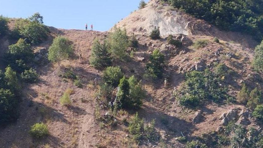 Sivas’ta Tarım İşçilerini Taşıyan Minibüs Uçuruma Yuvarlandı: 3 Ölü, 18 Yaralı