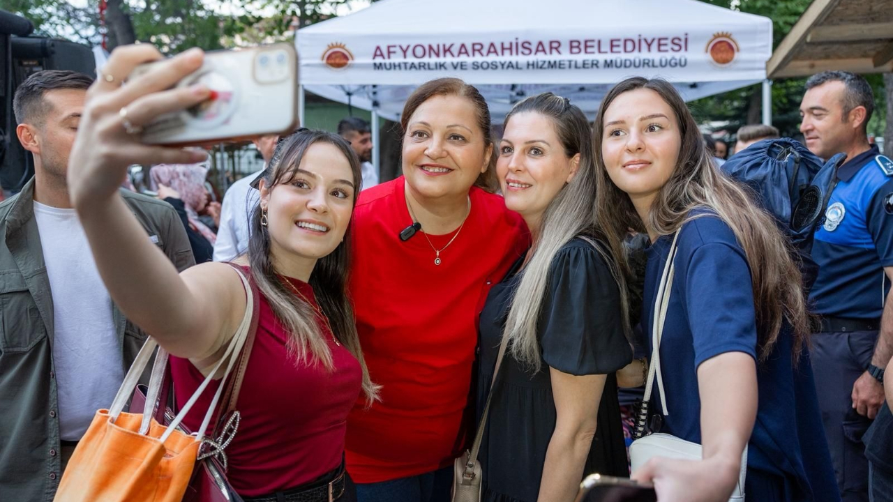 Başkan Burcu Köksal, Güvenevler Mahallesi’nde Vatandaşlarla Buluştu