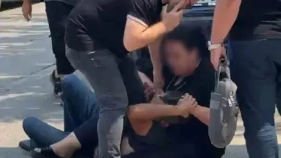 Bursa’da Kadın Eski Kocasını Cadde Ortasında Darp Etti