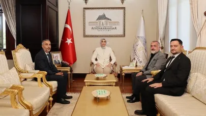 Vali Yiğitbaşı "Büyük Zafer" Filmi Ekibini Makamında Kabul Etti