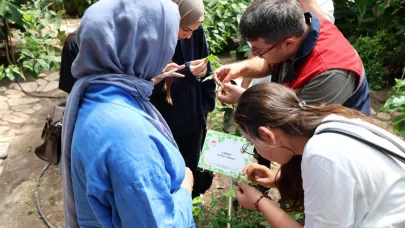Afyonkarahisar Tıbbi ve Aromatik Bitkiler Merkezi'ne Öğrenci Gezisi