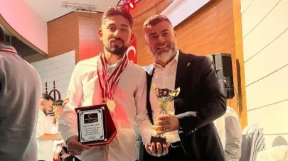 Afyonkarahisar’lı Kuaför İzzet Aydın Vefat Etti