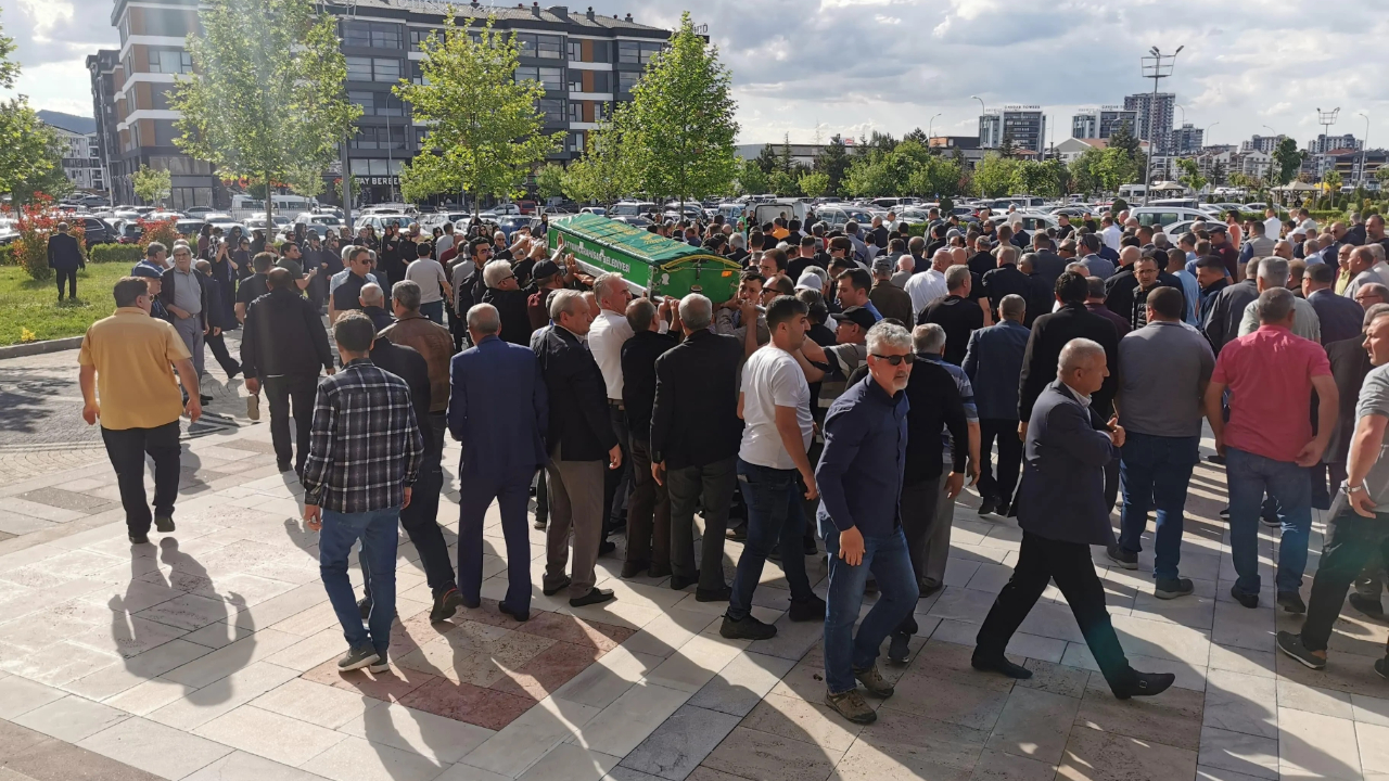 Afyonkarahisar'ın Tanınmış İş İnsanlarından Hacı Zeki Başar Hayatını Kaybetti