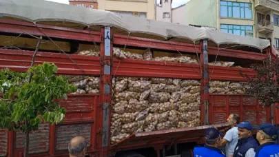 Afyonkarahisar’da 20 Ton Ücretsiz Patates Dağıttı