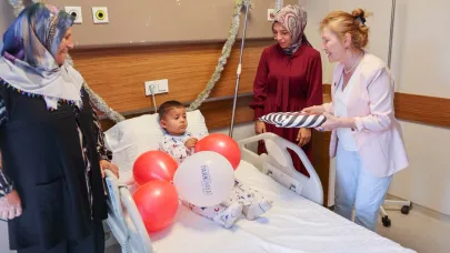 Afyonkarahisar Belediyesi'nin Geleneksel Sünnet Şöleni'nde 49 Çocuk Sünnet Oldu