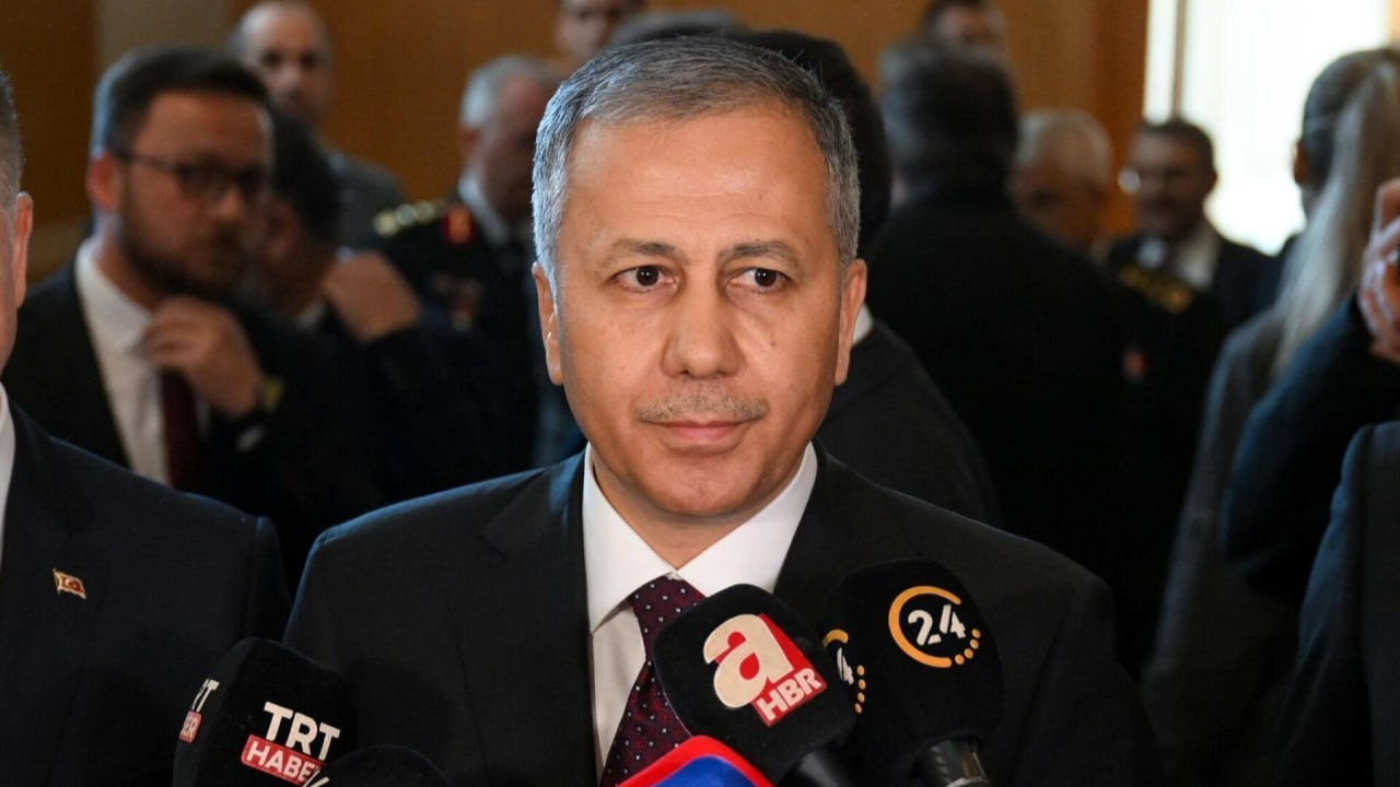 Sındırgı’da Yıkılan Binada Kurtarma Çalışmaları Sürüyor