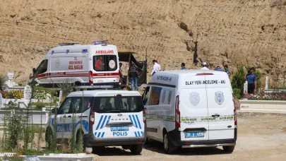 Mezarlıkta Yaşayan Adam, Mezarcılar Tarafından Ölü Bulundu