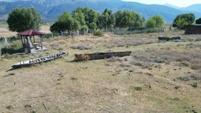Eber Gölü'nde Su Seviyesi 5 Santimetreye Kadar Düştü