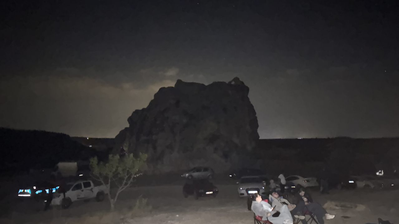 Frigya'da Yıldız Yağmuru: Gökyüzü Meraklıları Perseidleri İzledi