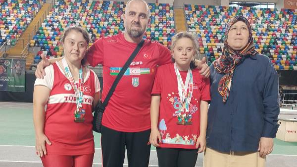 Afyonkarahisarlı Sporculardan Üç Altın Madalya