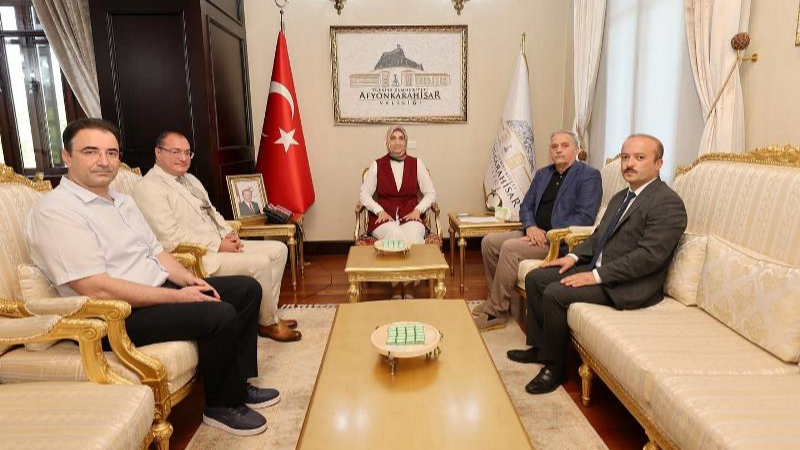 Vali Yiğitbaşı Sanayi Ve Basın Temsilcilerini Makamında Ağırladı