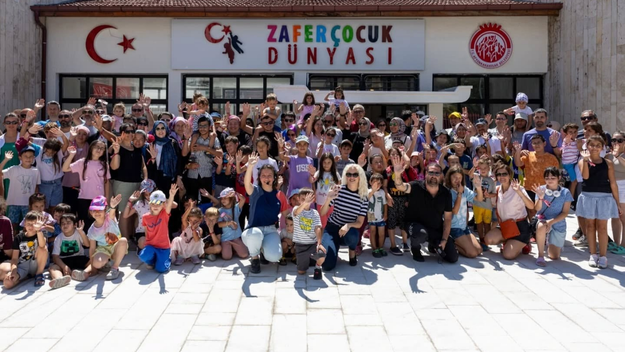 Afyonkarahisar Belediyesi’nden Miniklere Unutulmaz Gün