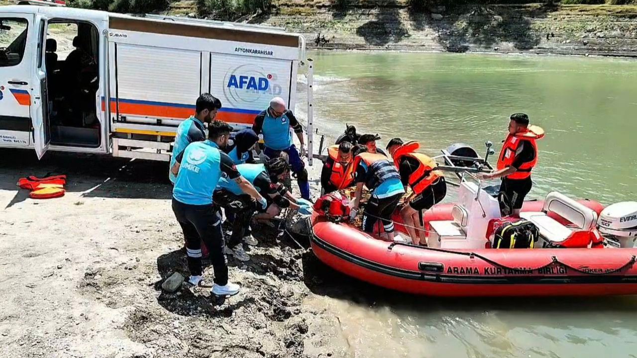 Afyonkarahisar’da AFAD ve UMKE’den Nefes Kesen Suda Boğulma Tatbikatı