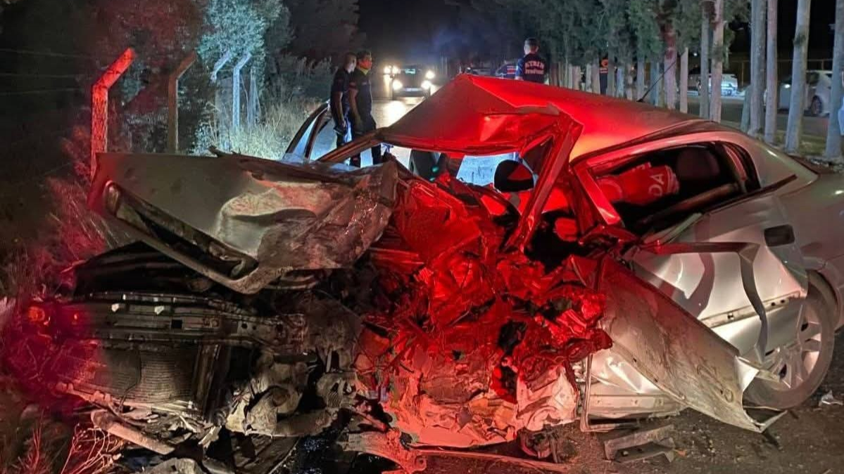 Sürücü Hakimiyeti Kaybetti, Otomobil Hurdaya Döndü: 1 Ölü