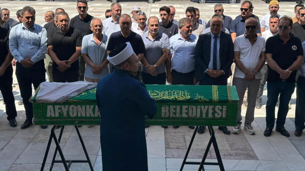 Dinar Belediye Başkanı Veysel Topçu’dan Büyük Vefa